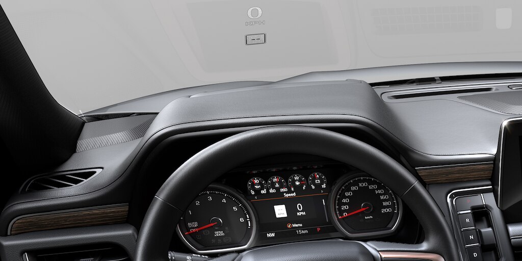 Head-Up Display en Chevrolet Suburban 2023, camioneta grande