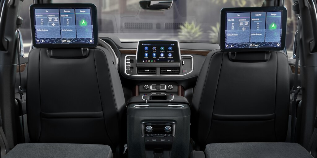 Sistema de infoentretenimiento del asiento trasero de Chevrolet Suburban 2023, camioneta grande