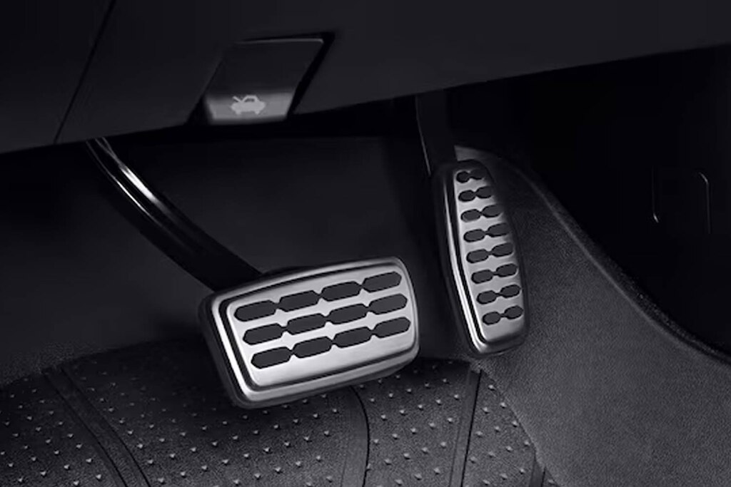 Cubierta pedal deportivo de SUV 4x4, Chevrolet Tahoe 2024