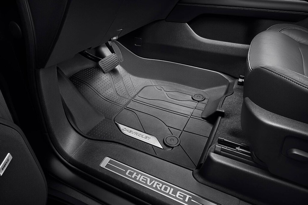 Tapete de vinil rígido en color negro para Chevrolet Tahoe 2024
