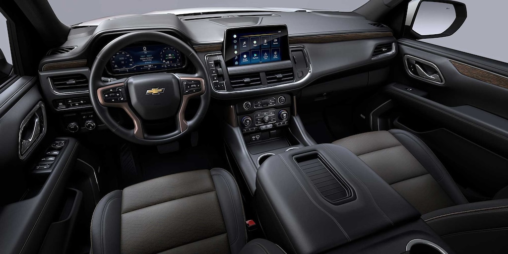 Chevrolet Tahoe 2024 con interior en color piel negra