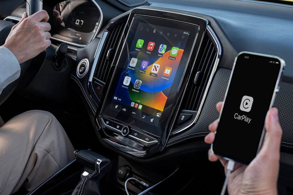  Vista interna Chevrolet Captiva 2025, camioneta familiar con conectividad Apple Carplay y Android Auto