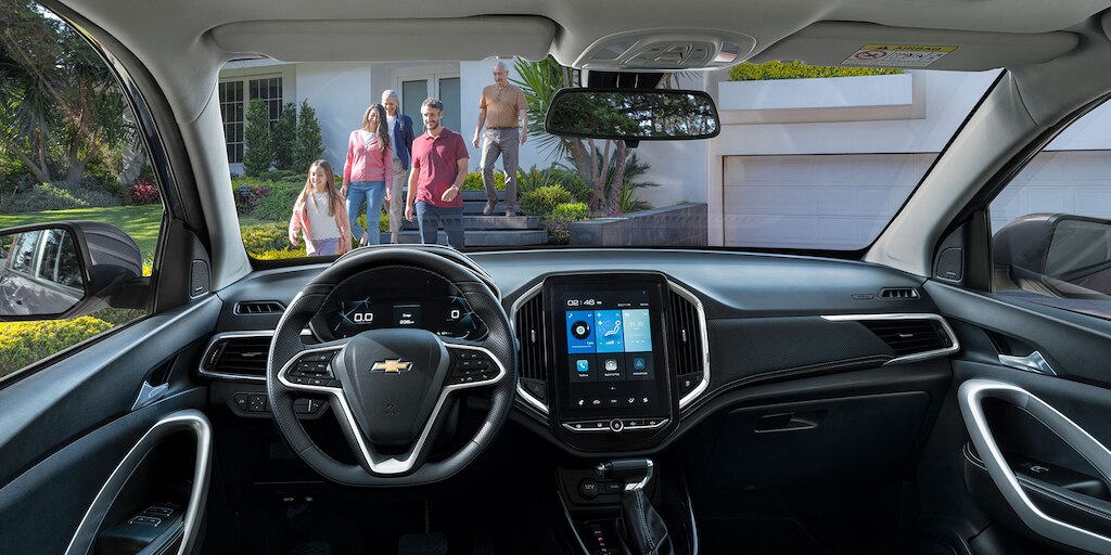 Pantalla táctil de 10.4 y volante multifuncional de plástico son parte del interior de Chevrolet Captiva 2025, SUV familiar